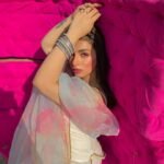 Shivani Jha Instagram – Spot the Difference
#shivanijha #bhagyalakshmi #instagram #pink