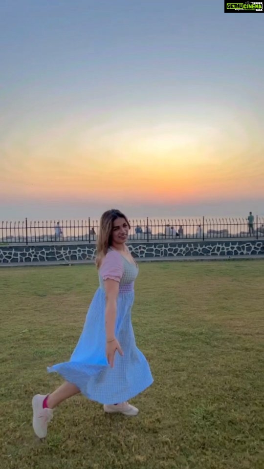Shivani Jha Instagram - @bee_vani_ BESTEST DRAMASHOWEVER... Muah #viral #instagram #trending