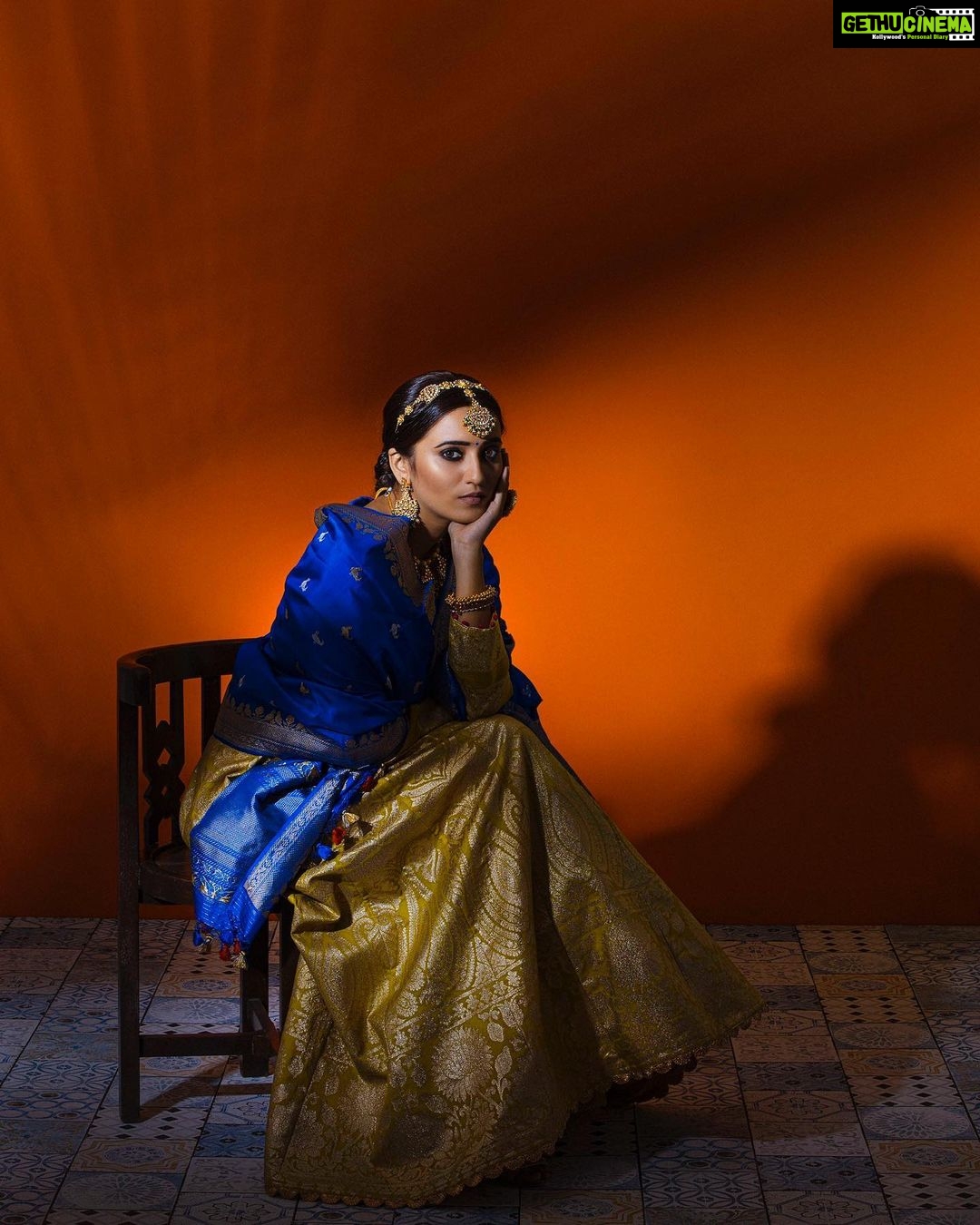 Shivani Surve Instagram - The light is coming to give back everything the darkness stole.โจ๐๐ช Photography - @bharatpawarphotography Make up - @vinodsarode Hair - Jyoti Outfit - @shrutimangaaysh Jewellery - @jewelcrownartjewellery Stylist - @stylist.chaitalikulkarni
