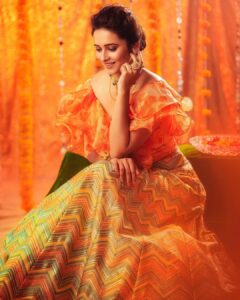 Shivani Surve Instagram - 🧡 

Photography - @bharatpawarphotography
Make up - @vinodsarode
Hair - Jyoti sonawane 
Outfit - @shrutimangaaysh
Jewellery - @jewelcrownartjewellery
Stylist - @stylist.chaitalikulkarni