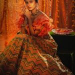 Shivani Surve Instagram - Burn all your bad time and enter the good one ♥️ Have a happy Diwali 🌟 Photography:- @bharatpawarphotography Make up - @vinodsarode Hair - Jyoti sonawane Outfit - @shrutimangaaysh Jewellery - @jewelcrownartjewellery Stylist - @stylist.chaitalikulkarni
