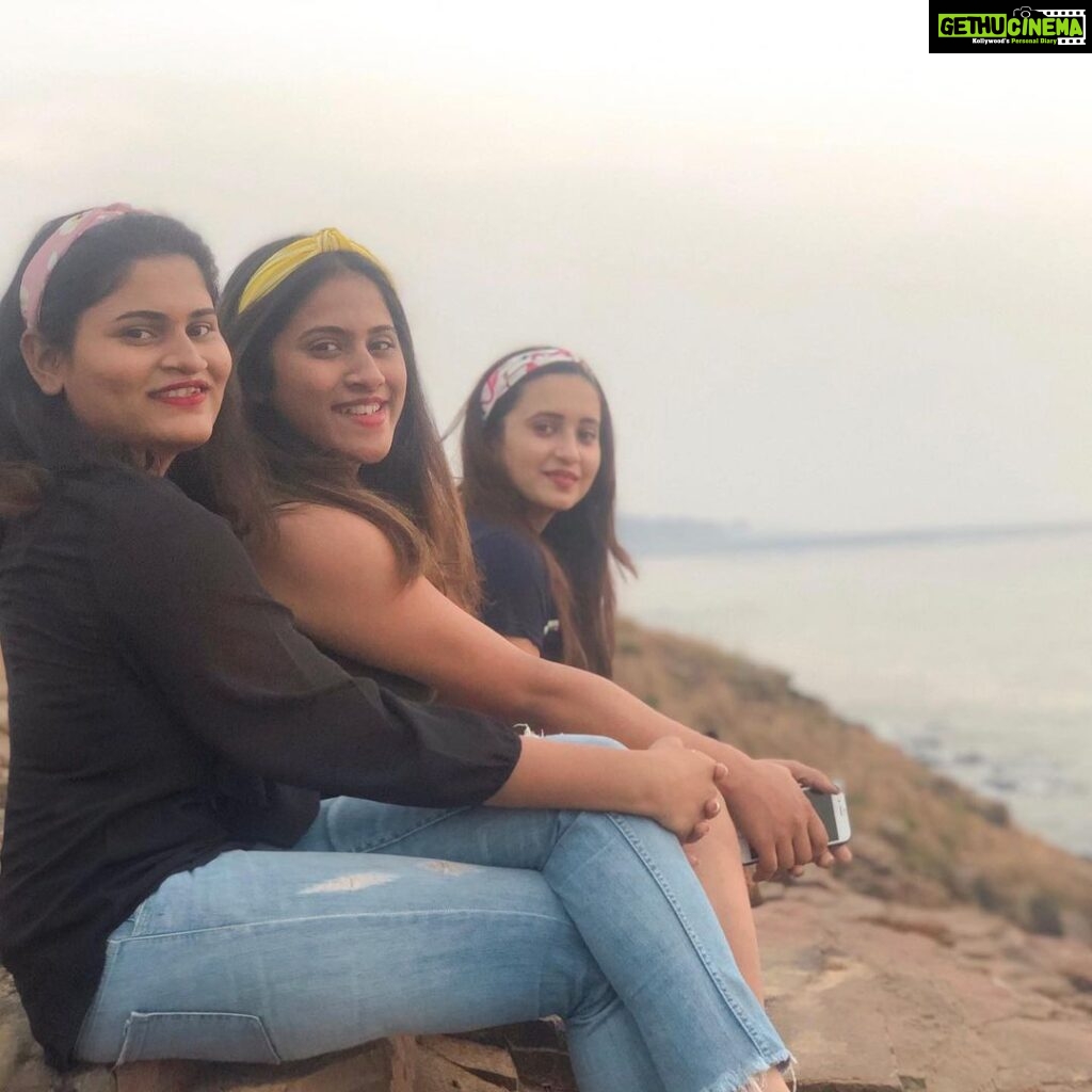 Shivani Surve Instagram - You think I’m crazy ?! Meet my sisters 👯‍♀️ ♥️