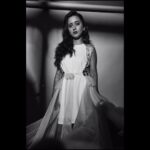 Shivani Surve Instagram - Reliving the photoshoot from a distance 🖤 #MissingPhotoshoot #ThrowbackPicture #Lockdown