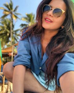 Shivani Surve Instagram - #imissthebeachyvibe 🏖🤷🏻‍♀️