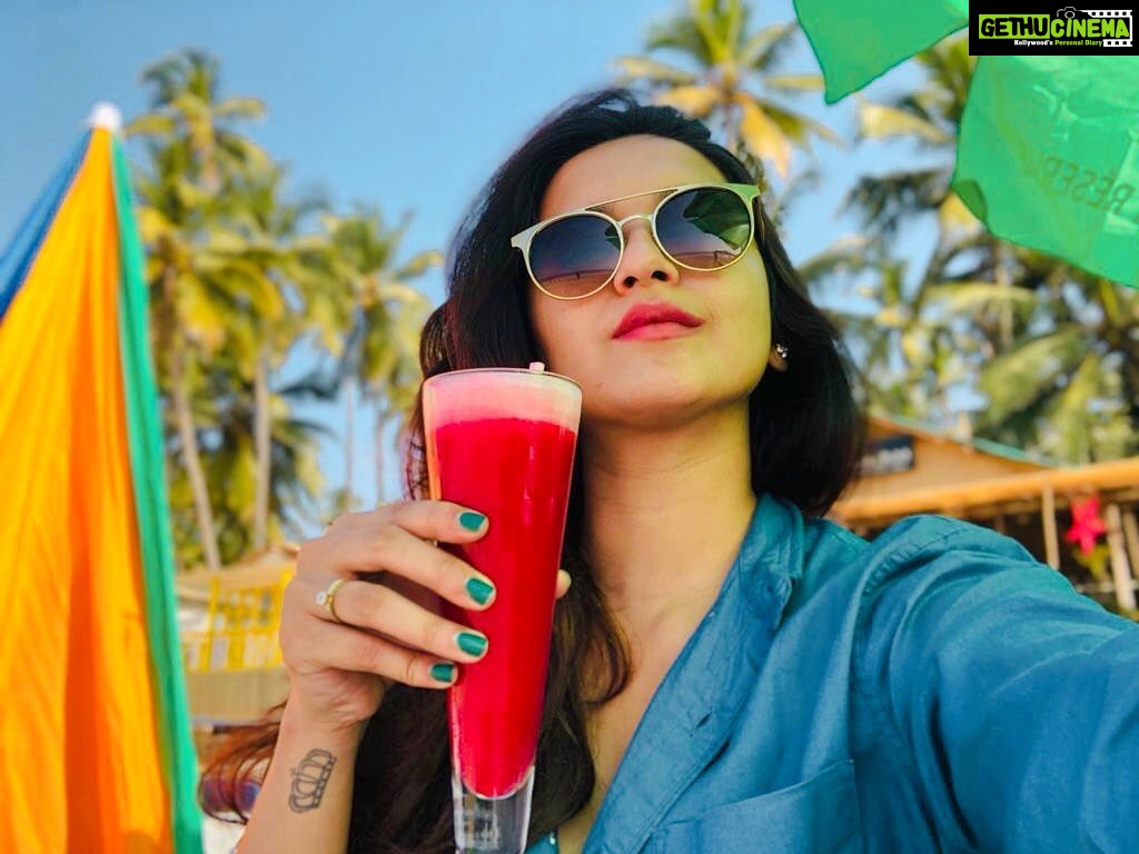 Shivani Surve Instagram - #imissthebeachyvibe 🏖🤷🏻‍♀️