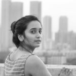 Shivani Surve Instagram - दिन कुछ ऐसे गुज़ारता है कोई जैसे एहसान उतारता है कोई😂 #corintengotmelike🤷🏻‍♀️ #staysafe#stayhome