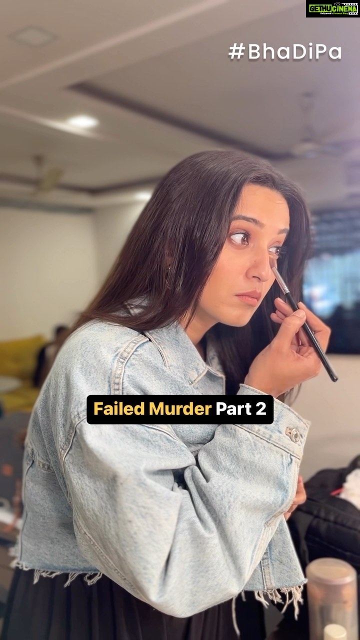 Shivani Surve Instagram - Not the make-up tutorial you are looking for! तिळगुळ घ्या आणि वाळवी बघा 😍 . . #reel #reelkarofeelkaro #reelitfeelit #explorepage #explore #trendingreels #vaalvi