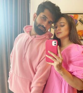 Shivani Surve Instagram - Admit it , you wanna be us ❤️ 😜 #sevenyearswithyou❤️ @ajinkya_nanaware ❤️