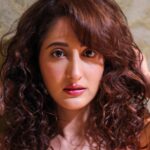 Shivya Pathania Instagram - Phases and Faces!! #curlyhairtales . 📸 @clickingg_it Look by love @hitendrakapopara @tanyakalraaa