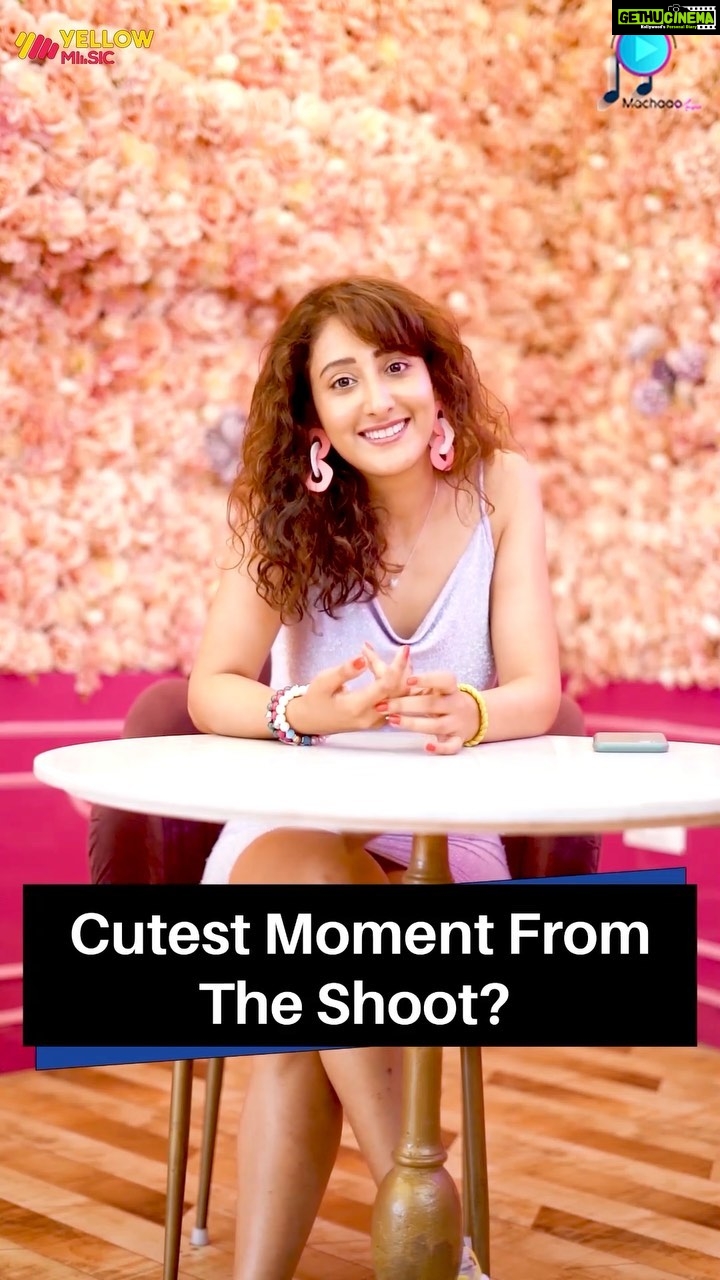 Shivya Pathania Instagram - Here is what the #Fidaa featured beautiful @shivyapathania has to say about her experience while shooting the song & much more. ♥️ Location Courtesy: @sugardaddybistro @sagariiikaa DOP: @chintanprajapati21 @piyuushj9 @hitendrakapopara @dharampreetgill @meet_ahir @reedanshpatelofficial @nk.nikhil.kothari @machaaotalent @yellowmusicofficial . . . #reels #punjabisong #trending #shivyapathania #viral #experience #punjab #explore #foryou Sugardaddy Bistro