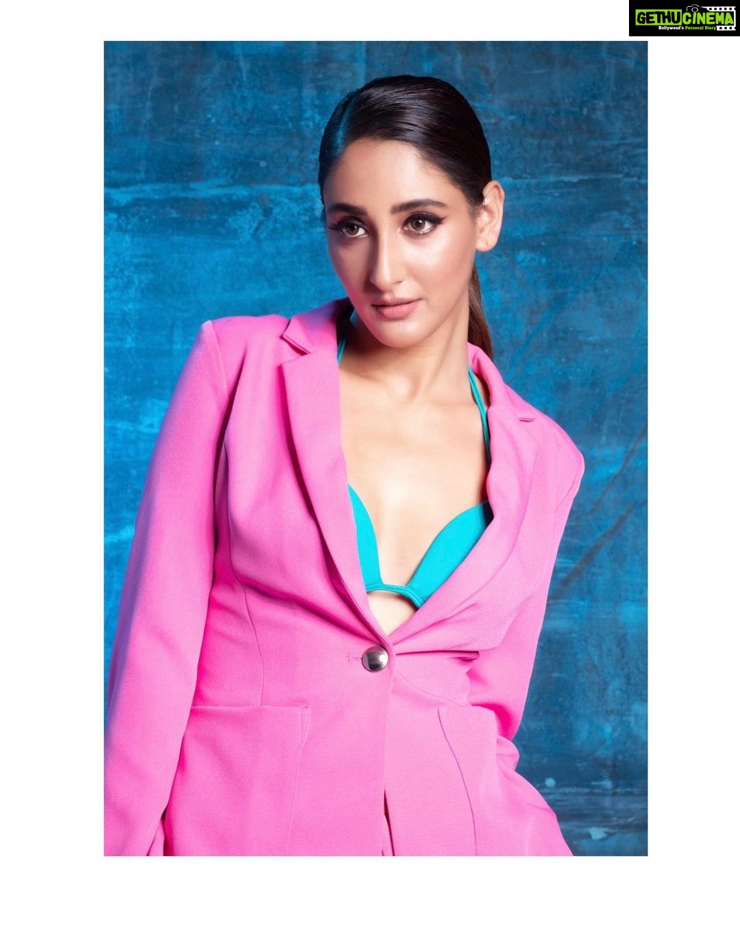 Shivya Pathania Instagram - If you believe, you can move the highest mountains Cross the greatest oceans... Thn YOU CAN!! . @clinton.remedios MUA- @makeupbyvinod Hair by- @sunny_hairr