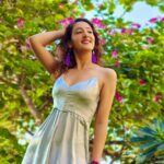 Shivya Pathania Instagram - A Girl in the garden🌸🌺🌸🌺