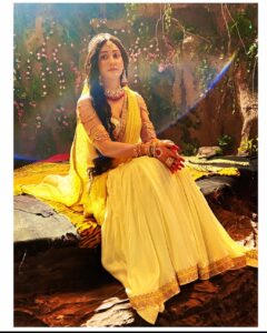Shivya Pathania Instagram - Pritam ka koi Dosh nahi hai!!
Woh toh hai Nirdosh..
Khud se batein karte karte 
Hogayi main Badnaam
SAANSON KI MAALA PE SIMROON MAIN PI KA NAAM.....
 📸 @rohitk.pandey.716 
.
#Parvati #lovehasnoform