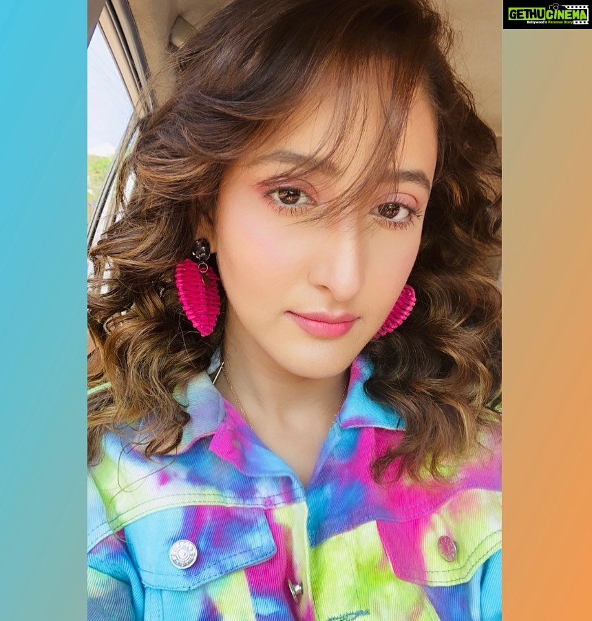 Shivya Pathania Instagram - The Best of Both Worlds💕💕💕 . MUA- @natashanyss Hair Styling- @hair_n_styles29 ❤️ Designing Styling my love @hitendrakapopara @tanyakalraaa A team I love @piyuushj9 @nk.nikhil.kothari #comingsoon