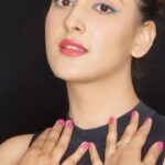 Shivya Pathania Instagram - For Girls like me liking subtle makeup. Adding those dramatic Arctic Blue lines and still keeping it light is a boon.. Gorgeous mix of dramatic eyes and dewy makeup is what I look for.. And what I love 🌸🌈 I am definitely Starstruck⭐️ . @starstruckbysl @sunnyleone @dirrty99 @hitendrakapopara . Products used by @starstruckbysl Concealer Shade Y114 Stellar Eyes-Arctic Blue Stellar Eyes-Volumizing Mascara Lipstick Shade-Wild Cherry 🍒 “Awesome Stay upto 18 hours” #iamaminimalhottie