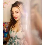 Shivya Pathania Instagram - Khud ke siwa khudi ka hai kaun.. Abh Khud se bhi mohabbat na karein...itne bewaffaaa kahan hum!! . 📸 @shipsy_rana6 To warm lights and warm conversations
