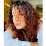 Shivya Pathania Instagram - Bus aise hi dekhna hai tumhe.. Jahan Tum meri ankhein na pad pao...