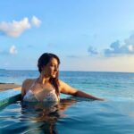 Shivya Pathania Instagram - Sun Sea n Tan 🌊🌊🌊🇲🇻 #bandosmaldives Bandos Maldives