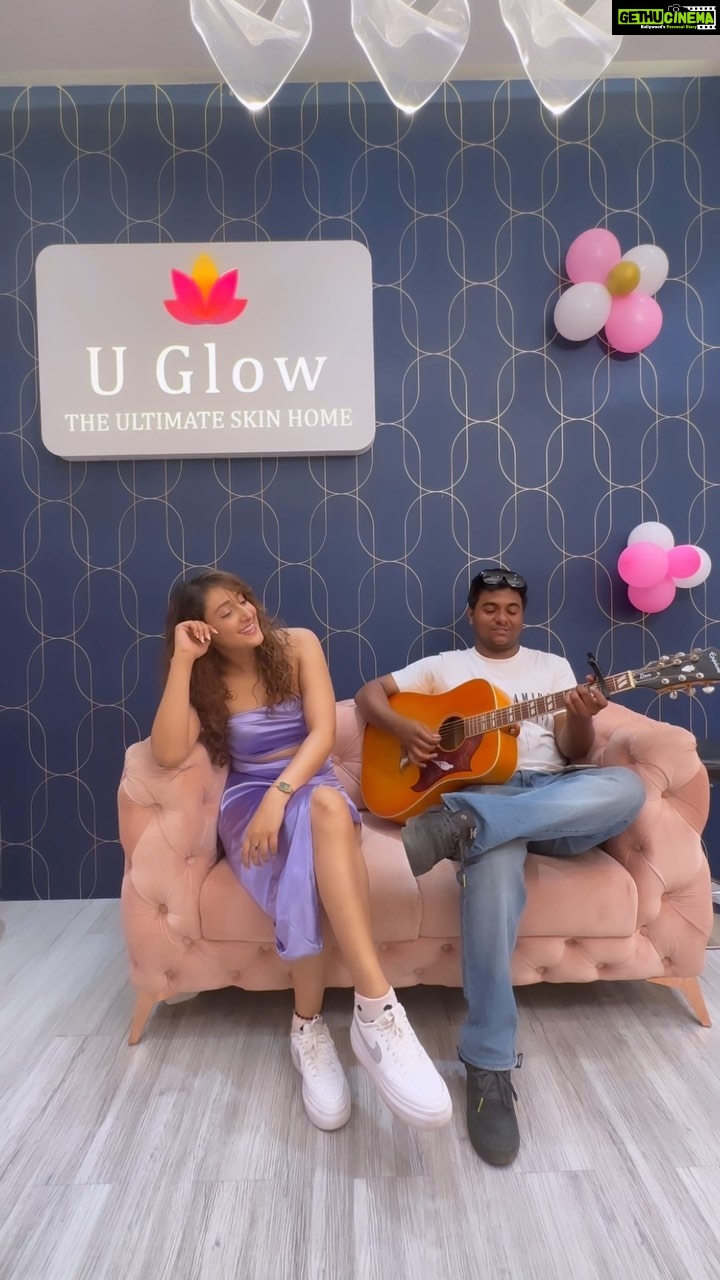 Shivya Pathania Instagram - Al ke time pe ye banda hai No auto tune Our pure proud @machaaotalent @anmol_jaswal Though m just being an unprofessional lip syncher. M glad I had my own mini concert. Lyrics are powerful Nd this song is What Love is. The love that our generation rarely understands. When u love you surrender.. There’s no difference between you and ur beloved.. everytime you breathe you breathe your lovers name. You submerge into one. Ying and yang Purush prakriti Ardhnareshwar Shivshakti Radhakrishna Soulmate.. Where only love remains… Thank you @uglow.in @gitanjali.mangal @praveenkhaitan.clicked