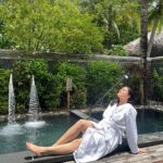 Shraddha Arya Instagram - A much needed break & vacay therapy ❤️ #Maldives @sunsiyamirufushi @goinmyway_travels Sun Siyam Iru Fushi