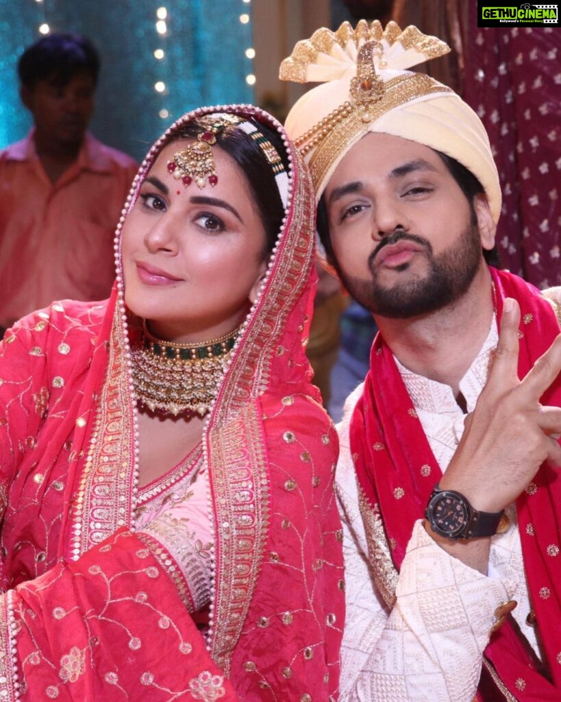 Shraddha Arya Instagram - When it’s your 10th wedding in the same show and now you don’t care Why, When or With Whom it is… 🤣 #KyunkiYeMeraKundaliBhagyaHai #Preejun ❤️