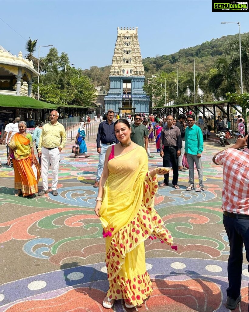 Shraddha Arya Instagram - Jai Vasudev 🙏🏻 #GovindaGovinda Simachalam Temple Vizag