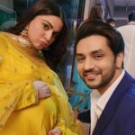 Shraddha Arya Instagram - Beware! Bump ahead… A 20year huge Bump in time ;) Stay tuned as it’s only gonna get bigger & better 😍 #kundaliBhagya @zeetv @shaktiarora