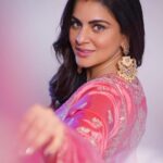 Shraddha Arya Instagram - 🌸 Wearing: @gopivaiddesigns Jewelry: @aquamarine_jewellery Photography: @abhay_r_kirti Managed by: @knackfortalent