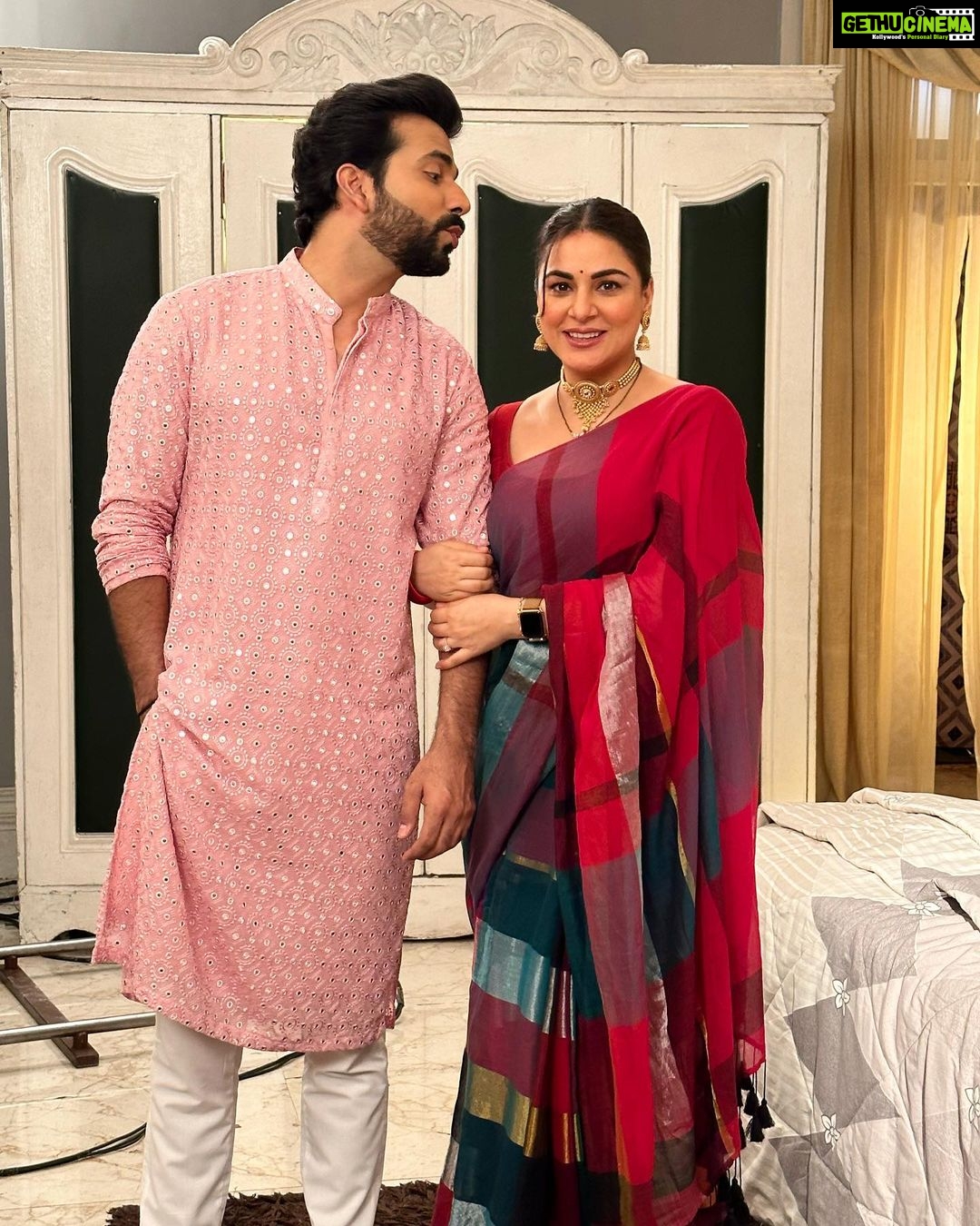 Shraddha Arya Instagram - A little treat for #RishTa Fans :) #Rishabh #Preeta #KundaliBhagya @manitjoura