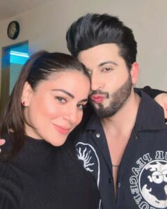 Shraddha Arya Instagram - Missed us together? Here we are! :) #WeGoAlongLikeCopyAndPaste 👫
#DD #SA  @dheerajdhoopar