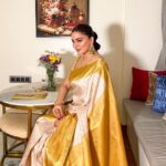 Shraddha Arya Instagram - Gold & Beautiful! 💛 Styled By :- @nehaadhvikmahajan 🥻Saree :- @kankatala_ 💍Jewellery:- @aquamarine_jewellery