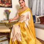Shraddha Arya Instagram - Gold & Beautiful! 💛 Styled By :- @nehaadhvikmahajan 🥻Saree :- @kankatala_ 💍Jewellery:- @aquamarine_jewellery