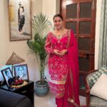 Shraddha Arya Instagram – Appreciation post for what I wore this Diwali… Thank You, @gudoos9 .. for maintaining originality, grace and tradition in your work. Loved this Magenta piece .. added so much to my First Diwali as Mrs. ❤️ #PunjabiSuit #FestiveWear #ZariWork
@gudoos9 😘