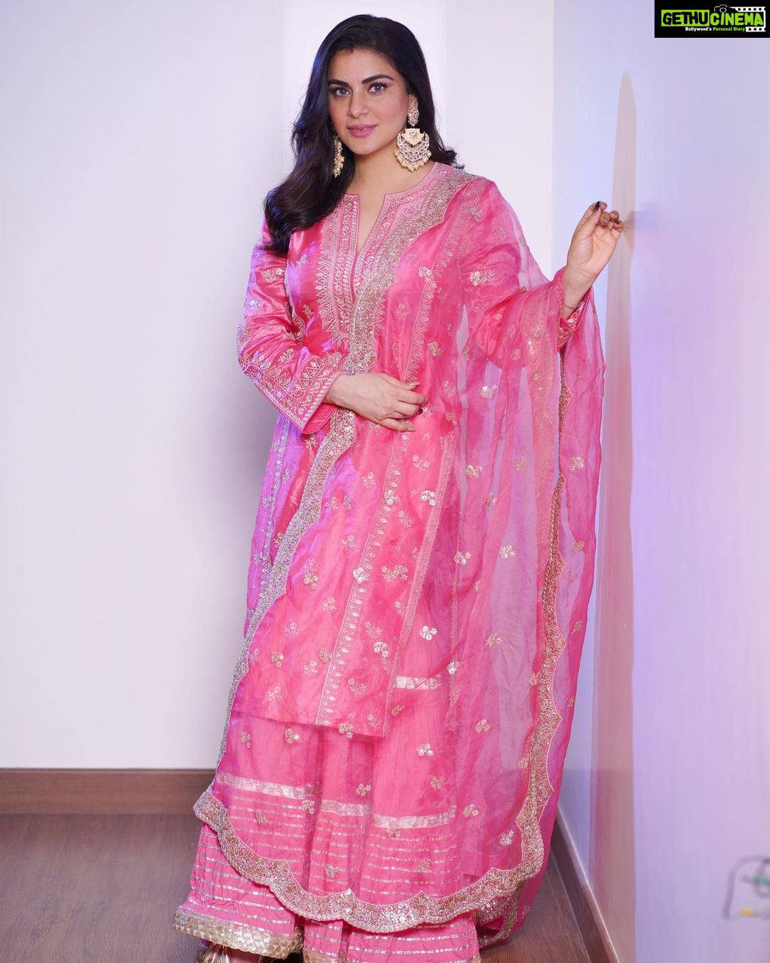 Shraddha Arya Instagram - Wearing: @gopivaiddesigns Jewelry: @aquamarine_jewellery Photography: @abhay_r_kirti Managed by: @knackfortalent