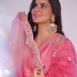 Shraddha Arya Instagram - 🌸 Wearing: @gopivaiddesigns Jewelry: @aquamarine_jewellery Photography: @abhay_r_kirti Managed by: @knackfortalent