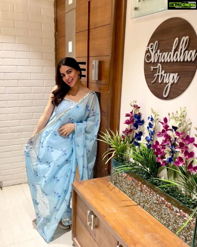 Shraddha Arya Instagram - Posing Pretty! #HappyRakshaBandhan 🧿 Suit: @pomcha_jaipur