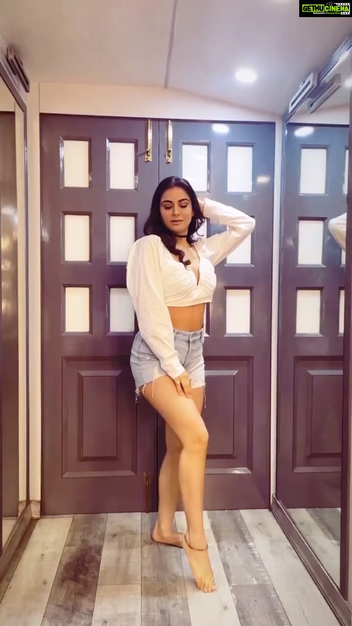 Shraddha Arya Instagram - #TaubaChallenge @payaldevofficial @badboyshah @malavikamohanan_