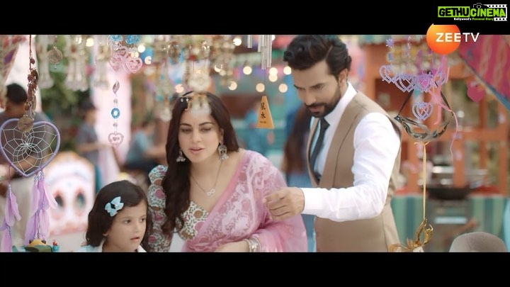 Shraddha Arya Instagram - #KundaliBhagya #EkNayiShuruvaat #5YearsLater @zeetv Mon-Fri 9:30pm. @balajitelefilmslimited @manitjoura @shaktiarora