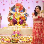 Shraddha Arya Instagram – Om Ganeshaye Namah: 🙏🏻
#HappyGaneshChaturthi 
@sunnytheshooter 🤗