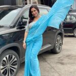 Shraddha Arya Instagram - Are you even wearing a Saree if you don’t fly the Pallu in the Air?! Lol #SomeStills #SareeJahanSeAcha 😂