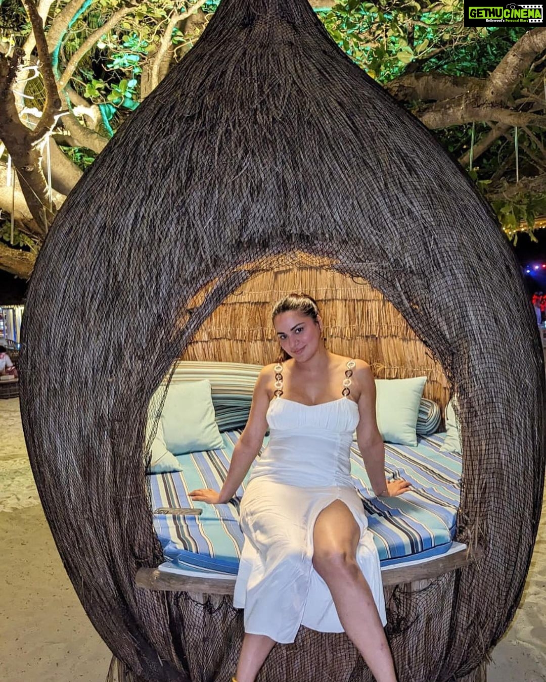 Shraddha Arya Instagram - Nest to meet you! ;) #Maldives
