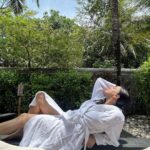 Shraddha Arya Instagram - A much needed break & vacay therapy ❤️ #Maldives @sunsiyamirufushi @goinmyway_travels Sun Siyam Iru Fushi