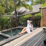 Shraddha Arya Instagram - A much needed break & vacay therapy ❤️ #Maldives @sunsiyamirufushi @goinmyway_travels Sun Siyam Iru Fushi