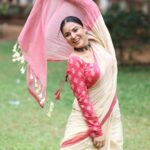 Shraddha Arya Instagram – Zindagi Aur Kuch bhi Nahi Meri KB kahani hai 🤣❤️
#KundaliBhagya #Preeta
Picture: @pappu.gupta.549