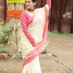 Shraddha Arya Instagram - Zindagi Aur Kuch bhi Nahi Meri KB kahani hai 🤣❤️ #KundaliBhagya #Preeta Picture: @pappu.gupta.549