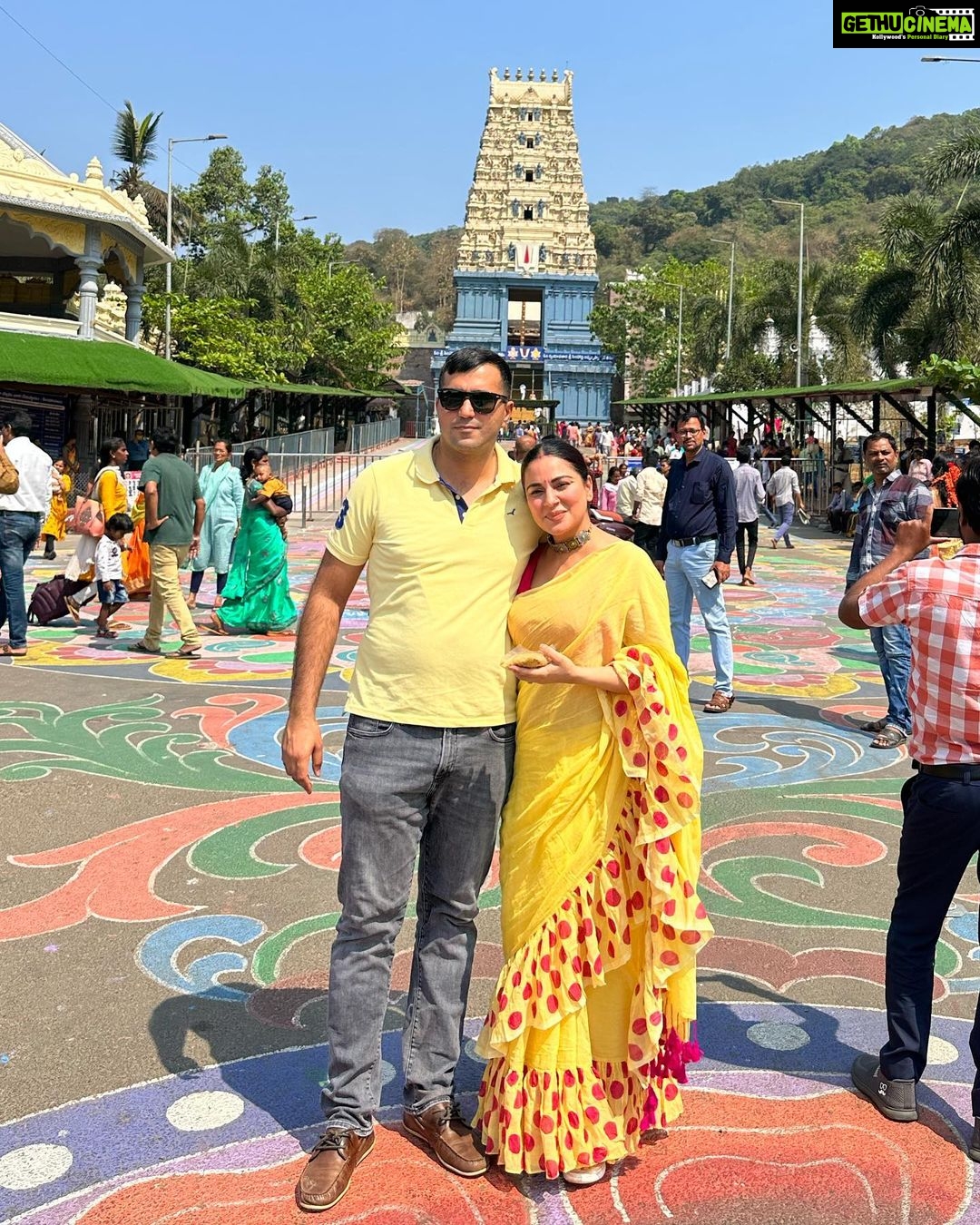 Shraddha Arya Instagram - Jai Vasudev 🙏🏻 #GovindaGovinda Simachalam Temple Vizag