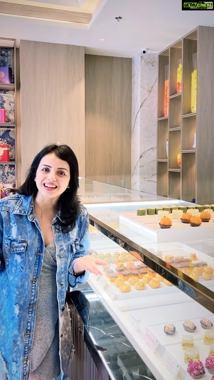 Shrenu Parikh Instagram - Celebrating the day of freedom with delicious sweets of meetha by Radisson, whatever be the festival,sweets are always from @meethamumbai