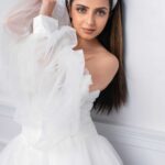 Shrenu Parikh Instagram - Is white the color of an English Bride or a Princess. What do you think goes right with this Look of the Gorgeous @shrenuparikhofficial Comment below & let us know. Transformational makeover by @nehaadhvikmahajan Make up @myglamm Outfit @pankh_studio Jewellery @anaash.in #englishbride #bride #fashionstyle #dreambride #allwhite #whitedress #fashionstyle #fashionmodel #tvceleb #indiantelevision #luvisrani #luvisraniphotography #shrenuparikh #nehaadvikamahajan LUV ISRANI PHOTOGRAPHY