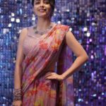 Shrenu Parikh Instagram - Happy Dhanteras! . All set for Diwali ?! . Styled by @nehaadhvikmahajan . Outfit by @neerusindia . Jewellery by @rings_nd_blings23