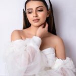 Shrenu Parikh Instagram - In Frame:- @shrenuparikhofficial . Shoot Concept:- @nehaadhvikmahajan @bridalsbynam . 💄MUA , Hair & Styling :- @nehaadhvikmahajan . 📸:- @luvisrrani . Head Gear & Accesories :- @sonisapphire . #shrenuparikh #shrenuparikhofficial #makeup #ootd #nehaadhvikmahajan #makeupbyme💄 #nammakeovers #bride #to #be #bridal #look #bridalmakeupartist #destinationweddingmakeupartist #weddingmakeup #hair #hairstyling #nammakeovers #bollywood #television #makeupartist #mumbai #traveller #all #over #the #globe #bridesmaids